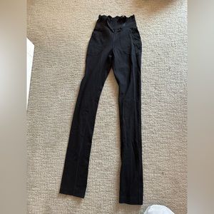 LULULEMON yoga pants